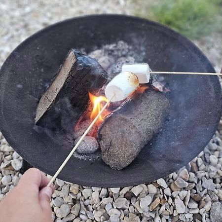 Отель Peggy'S Hut Astbury Экстерьер фото