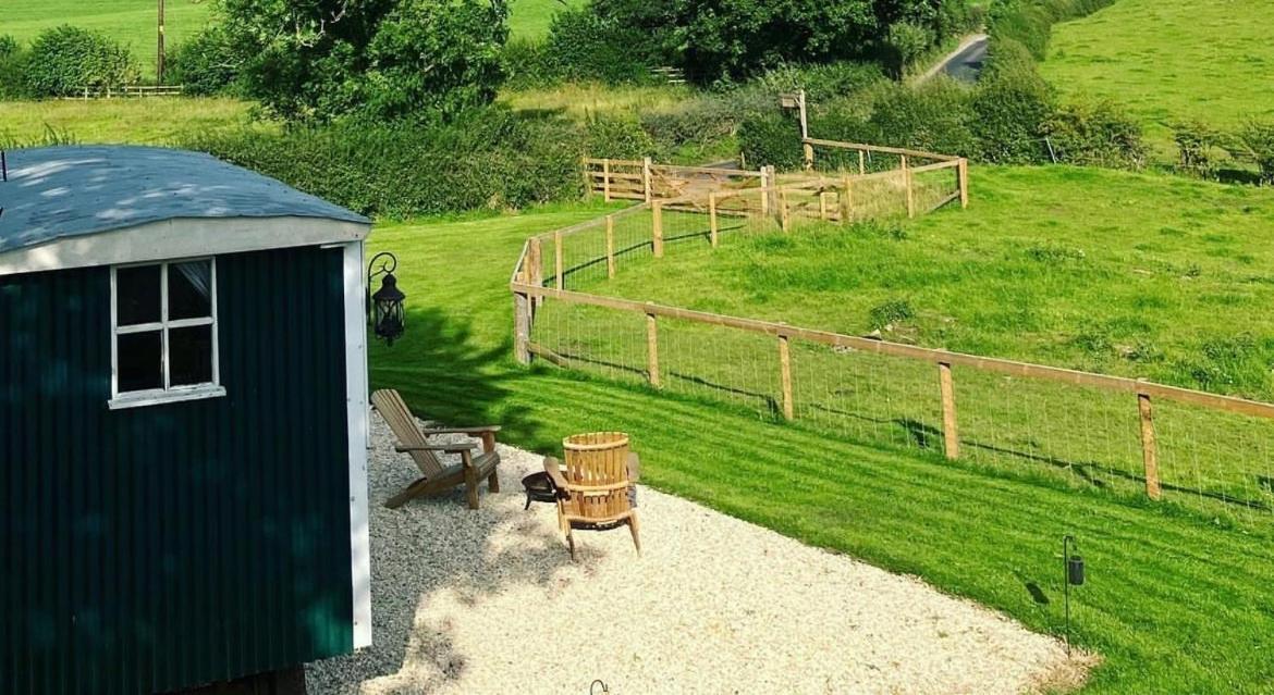 Отель Peggy'S Hut Astbury Экстерьер фото